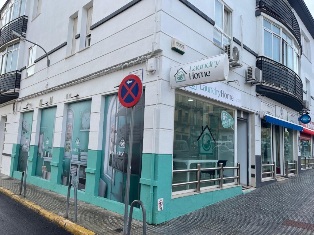 c06e9d9d-7643-41aa-83c1-149887e95790